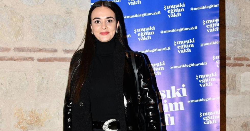 Hande Soral ve Buse Buce, Sultan Bestekârlar Konserinde! Yeni Projeleri Merak Uyandırdı