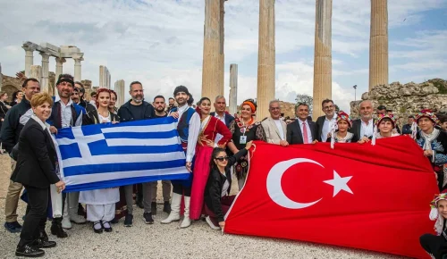 Uluslararası Manavgat Girit’ten Side’ye Kültür ve lezzet festivali başladı: Akdeniz’in sıcak kanlı çocukları Side’de buluştu