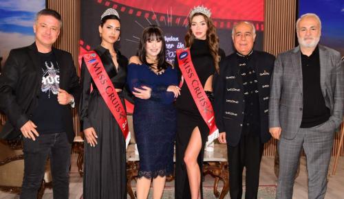 Aydan Şener yıllar sonra Miss Cruise güzelleri ile kraliçe pozu verdi.