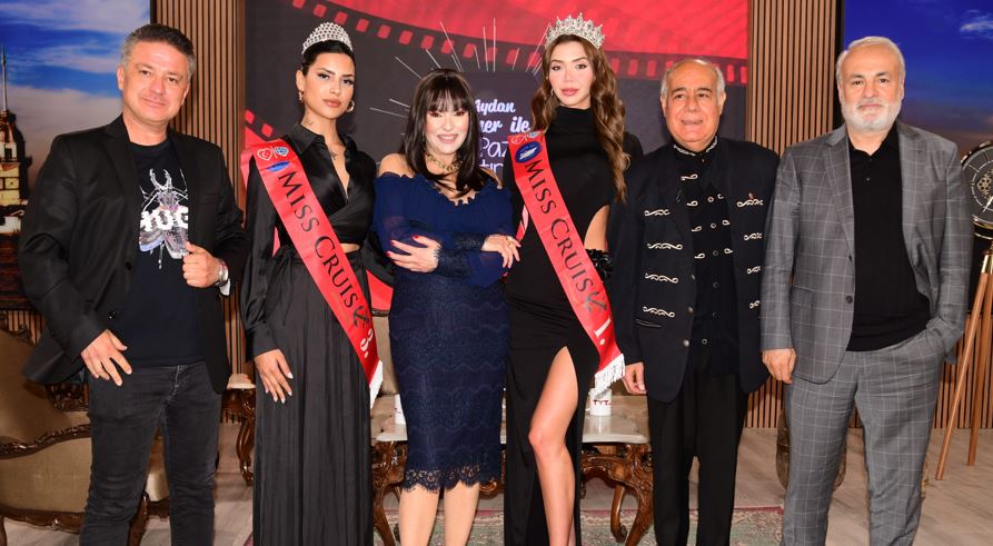 Aydan Şener yıllar sonra Miss Cruise güzelleri ile kraliçe pozu verdi.