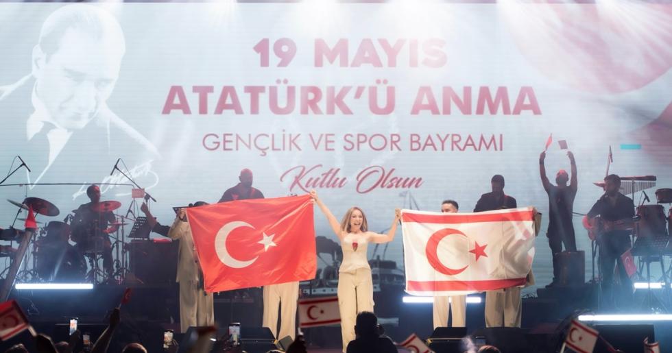 Ziynet Sali’den Kıbrıs’ta Coşkulu Bayram Kutlaması
