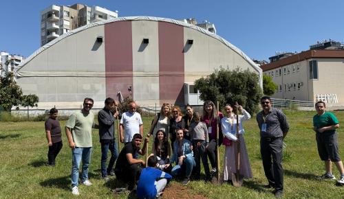 ÜNİVERSİTELİLERDEN ANLAMLI PROJE: “SEVGİ KÖK SALSIN”