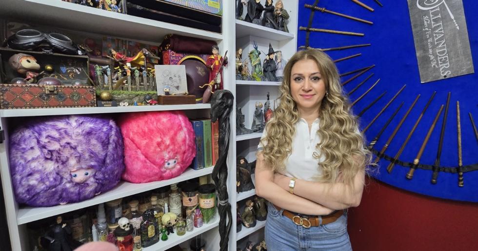 HARRY POTTER MUCİZESİ BU ODADA! TÜRKİYE’NİN EN BÜYÜK KOLEKSİYONUNA SAHİP ESMA GÜNEY, ADETA BİR MÜZEYE SAHİP