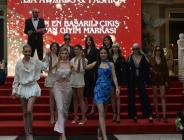 IDL FASHION, 2025 Defilesiyle Göz Kamaştırdı – “Yılın En Başarılı Çıkış Yapan Giyim Markası” Ödülü İDL’ye Gitti!