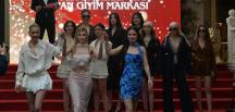 IDL FASHION, 2025 Defilesiyle Göz Kamaştırdı – “Yılın En Başarılı Çıkış Yapan Giyim Markası” Ödülü İDL’ye Gitti!