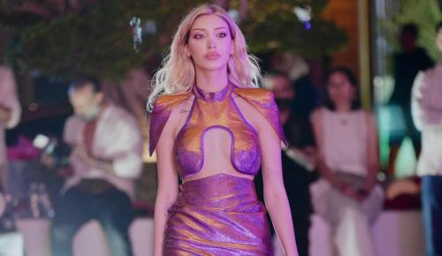 Kuşadası’nda Göz Kamaştıran Gece: Barbie Fashion Show’da Ayşem Güngör Rüzgârı Esti!