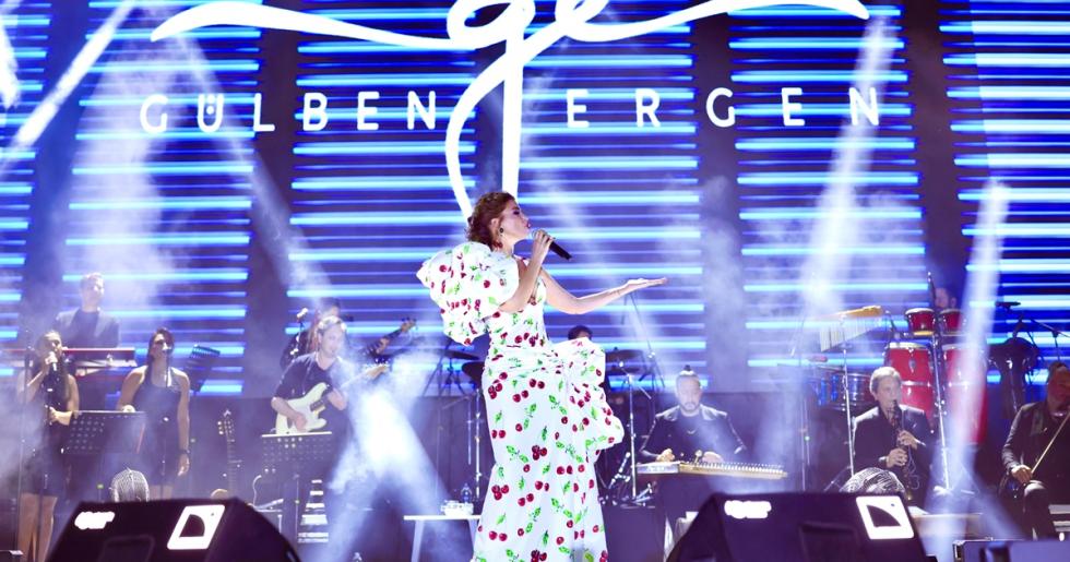 Kiraz Festivali’ne Roman Dansı, Kiraz Deseni ve Gülben Enerjisi Damga Vurdu!