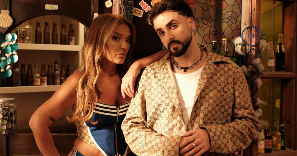 DEMET AKALIN & SEFO’DAN YAZA DAMGA VURAN DÜET: “YERİNDE DUR”