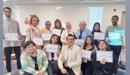Gönül Verip Gönül Aldığı Kaligrafi Sanatıyla Fatma Çiçek Geyik Gönüllere Taht Kuruyor
