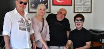 Aşırı sıcak “İyiliğe” engel olamadı… Yılmaz Morgül “Herkes tatilde, biz çöl sıcağında iyiliğe devam ediyoruz” dedi…