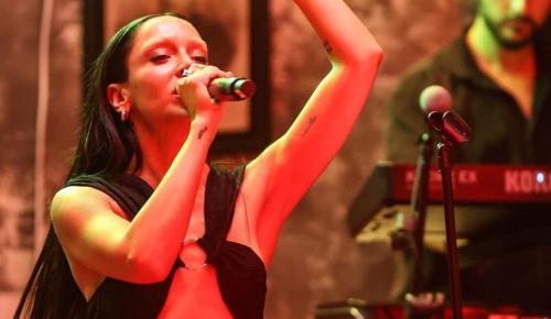 Aybüke Albere’den Samimi İtiraf: “Çocukluk Aşkım Çelik’ti!”