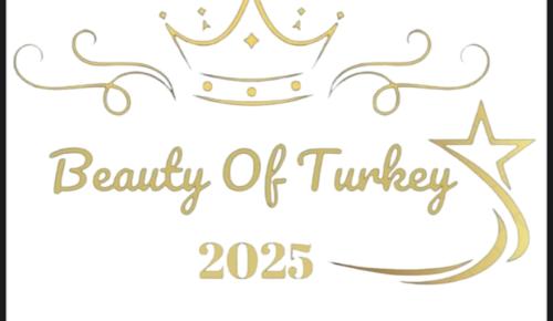 Bu yıl beşincisi düzenlenecek olan Beauty Of Turkey 2025 güzellik yarışması için geri sayım başladı. Daha önce pek çok başarılı organizasyona imza atan ünlü model ve manken eğitmeni Onur Metin Şavluk, 30 Ağustos 2025’te Ankara’da gerçekleşecek bu görkemli gece için profesyonel ekibiyle hazırlıklarını tüm hızıyla sürdürüyor.  30 Ağustos Cumartesi günü saat 19.00’da Ankara’nın seçkin mekanlarından C.K Farabi Hotel’de düzenlenecek organizasyon, hem yerli hem de yabancı basının ilgi odağı olacak. Ulusal televizyon kanalları ve önde gelen magazin temsilcilerinin de etkinliği yakından takip etmesi bekleniyor.  Tarihsel anlamıyla da büyük önem taşıyan 30 Ağustos Zafer Bayramı, bu özel geceye ilham kaynağı oluyor. Gecede bando ve dans gösterileri, sürpriz sanatçı performansları, ünlü simaların katılımı ve özel kutlama anları ile unutulmaz anlar yaşanacak.  Yarışmada sahne alacak model adaylarının eğitmenliğini, moda ve güzellik dünyasının tanınan isimleri Ünlü Manken & Tasarımcı İdil Berivan Karakuş ile Ünlü Manken Feyzanur Ceylan üstleniyor.  Podyumda taşınacak şık ve göz kamaştıran kostümler ise usta modacılar Gözde İşbilir, Perihan Demirdelen ve İdil Berivan Karakuş (İdL Fashion) imzasını taşıyacak.  Jüri koltuğunda ise tanınmış magazin duayenleri, ünlü marka sahipleri, iş insanları, estetisyenler, doktorlar, sosyal medya fenomenleri, oyuncular ve sanat dünyasından birçok değerli ismin yer alması bekleniyor.  Ankara’da moda rüzgarlarının esmeye başladığı bu günlerde, organizasyonun mimarı ve Beauty Of Turkey markasının kurucusu Onur Metin Şavluk’a başarılar diliyor, bu büyüleyici geceyi büyük bir merak ve heyecanla bekliyoruz.