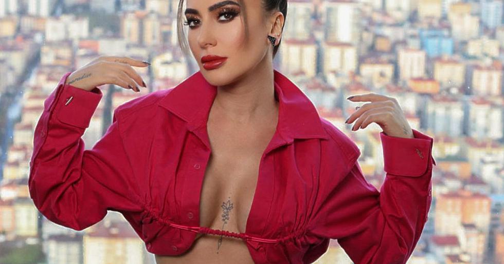 Tuğba Ünal, Instyle Carousel Dergisi’nin Temmuz-Ağustos Sayısına Kapak Oldu!