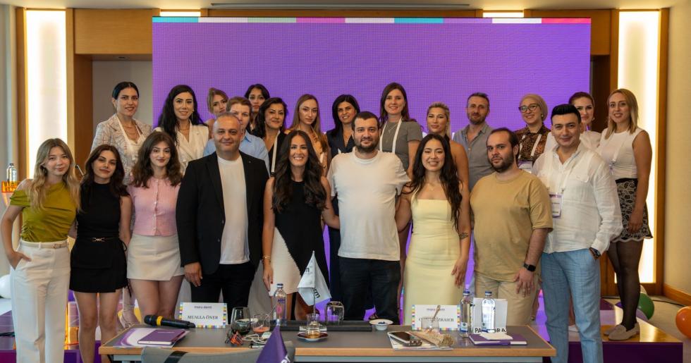 Maruderm Hızla Büyüyor: 1500’ü Aşkın Eczanede Başarı Kutlaması