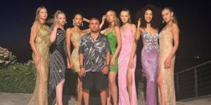 Bu defile çok konuşulur     20 top model 75 mankenle defile