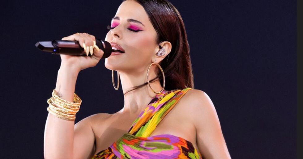 Simge, festivalin 14 Ağustos gecesine yüksek enerjisiyle damga vurdu.