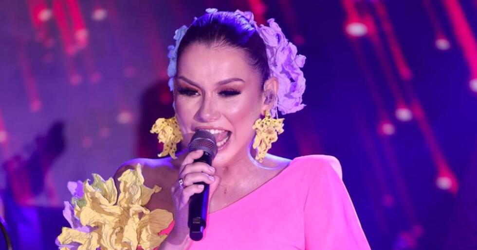Deniz Seki’den yakın dostunun düğününde unutulmaz performans