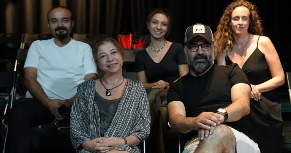 ADİLE NAŞİT ‘’Bir kahkahanın ardındaki gözyaşı’’ Eylül’de Sahnede…