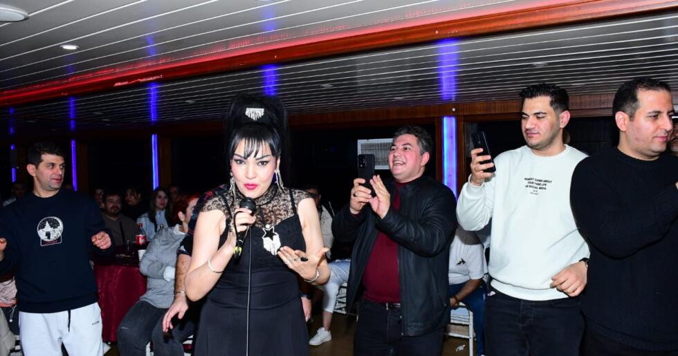 Türk dünyası kraliçesi ve İran Tebriz gelini Şahsenem Arash Tour ,Areş gemisinde yeniden orta doğulu İranlı hayranları ile buluşuyor.