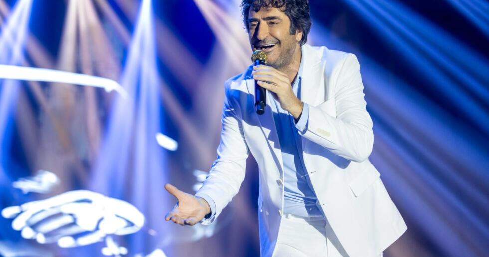 Mahsun Kırmızıgül Kıbrıs’ta Beyazlar İçinde Parladı