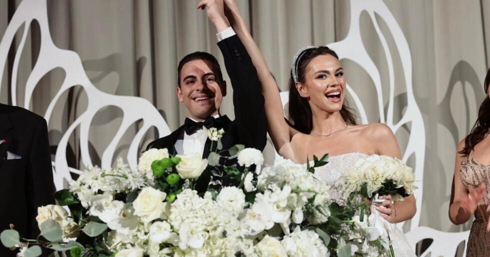 UĞURCAN ALP VE ESRA ERDOĞAN RAFFLES İSTANBUL’DA GÖRKEMLİ BİR TÖRENLE “EVET” DEDİ!