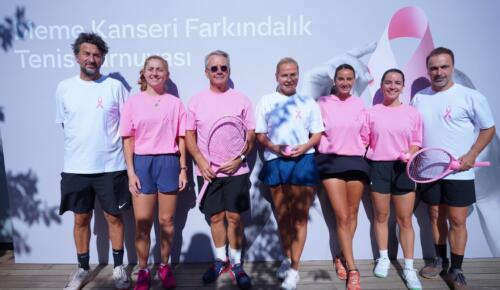 QNB TÜRKİYE, MEME KANSERİ İLE MÜCADELEYE DİKKAT ÇEKTİ  PEMBE TOP BU YIL DA FARKINDALIK İÇİN HAVALANDI