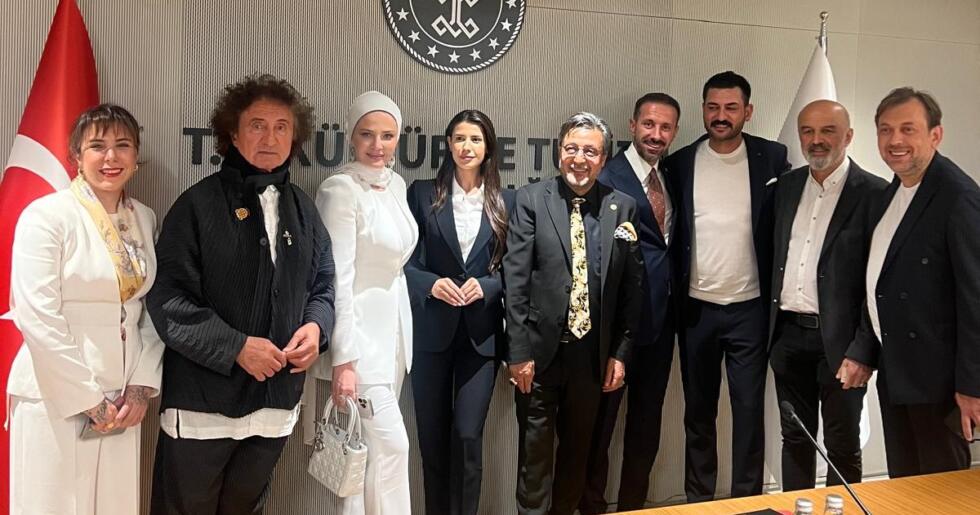 Bakandan yemek sözü aldı… Kültür ve Turizm Bakanı Mehmet Nuri Ersoy ile Londra’da Türk yemeği yiyecekler…