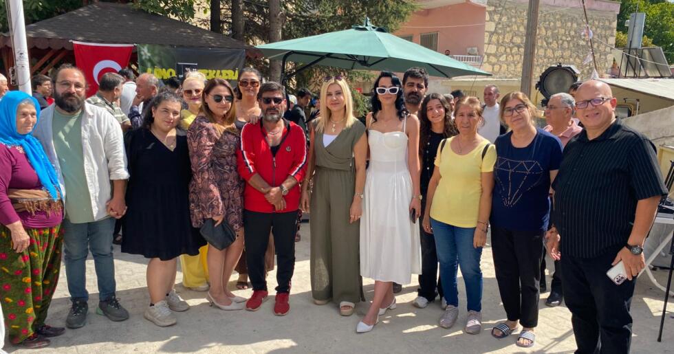 ZİYARETÇİLER FİLM TADINDA BİR GÜN YAŞADI