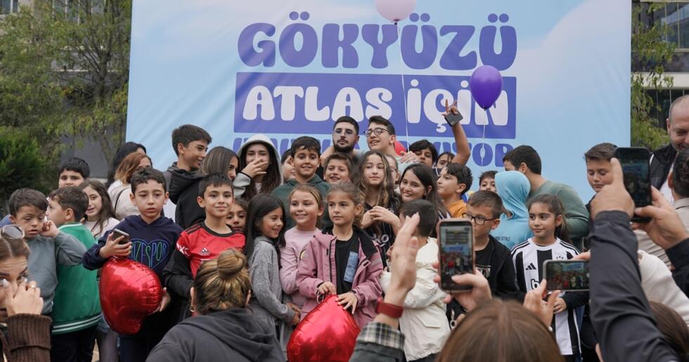 Lösemiyi İkinci Kez Yenen Atlas’a, Rap Sanatçısı Uzay’dan Sürpriz Doğum Günü Konseri!