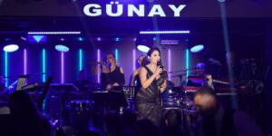 AŞKIN NUR YENGİ’DEN GÜNAY’DA UNUTULMAZ GECE