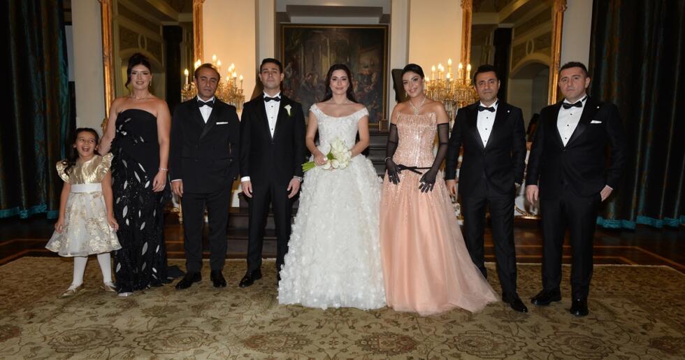 ÇIRAĞAN SARAYI’NDA YILDIZLAR GEÇİDİ