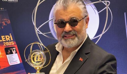 Ünlü yönetmen Ali Eşitmez ‘e En İyi Klip Yönetmeni ” Ödülü