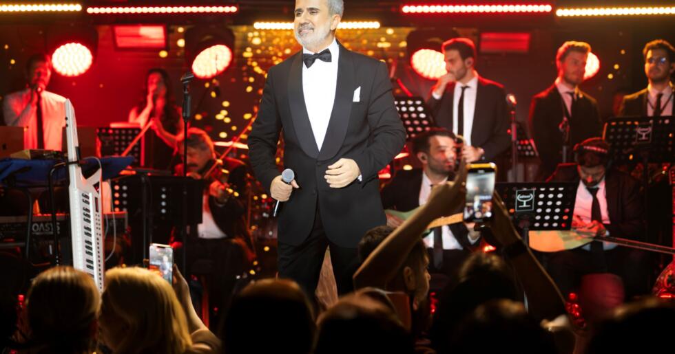 EMRAH’TAN DUYGUSAL GECE