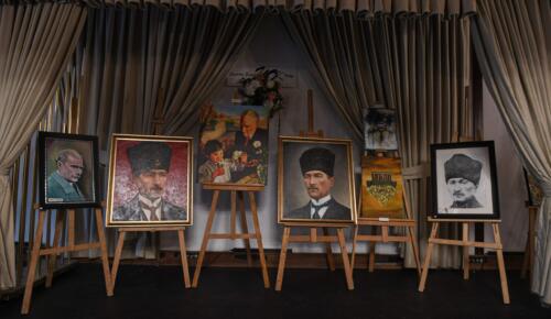 “10 Kasımı Sanatla Anmak” Sergisi Anlamlı Bir Buluşmaya Ev Sahipliği Yaptı