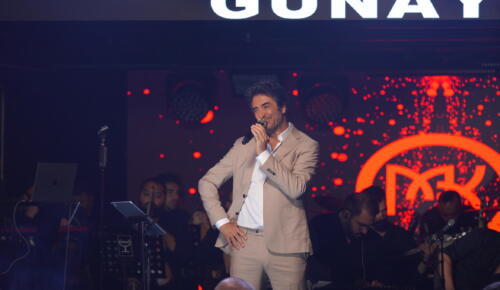 MAHSUN KIRMIZIGÜL GÜNAY’DA GECENİN YILDIZI OLDU