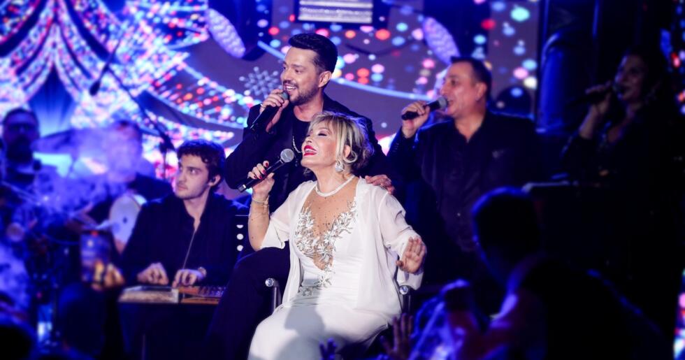 EMEL SAYIN VE MURAT BOZ GÜNAY SAHNESİNDE TARİH YAZDI