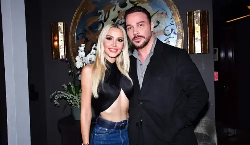 SİNAN AKÇİL İLE ÇOK ÖZEL