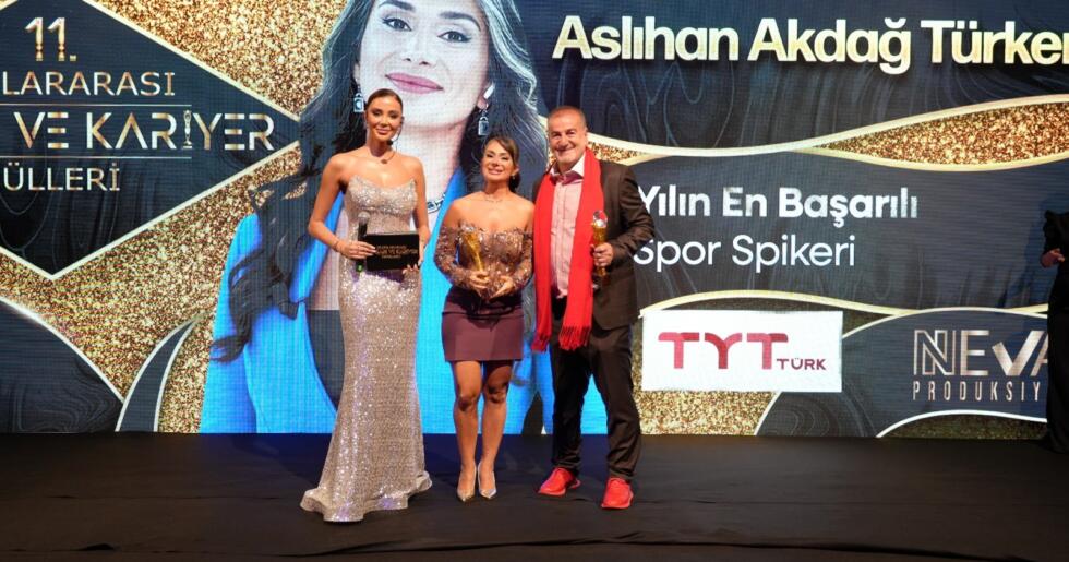 BURHAN AKDAĞ VE KIZI ASLIHAN AKDAĞ TÜRKER AYNI GECEDE ÖDÜL ALDI..