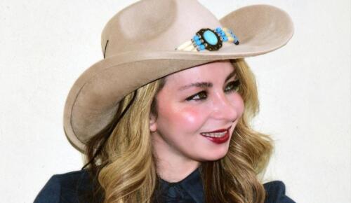 Atike’den   ’10 Dilde 10 Şarkı’