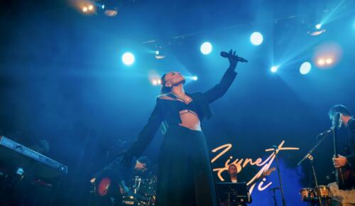 Ziynet Sali’den Londra’da 25. Yıla Görkemli Final