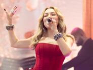 Ziynet Sali’den Kırmızı Elbiseli Alev Alev Paylaşım! Londra Konseri Kapalı Gişe