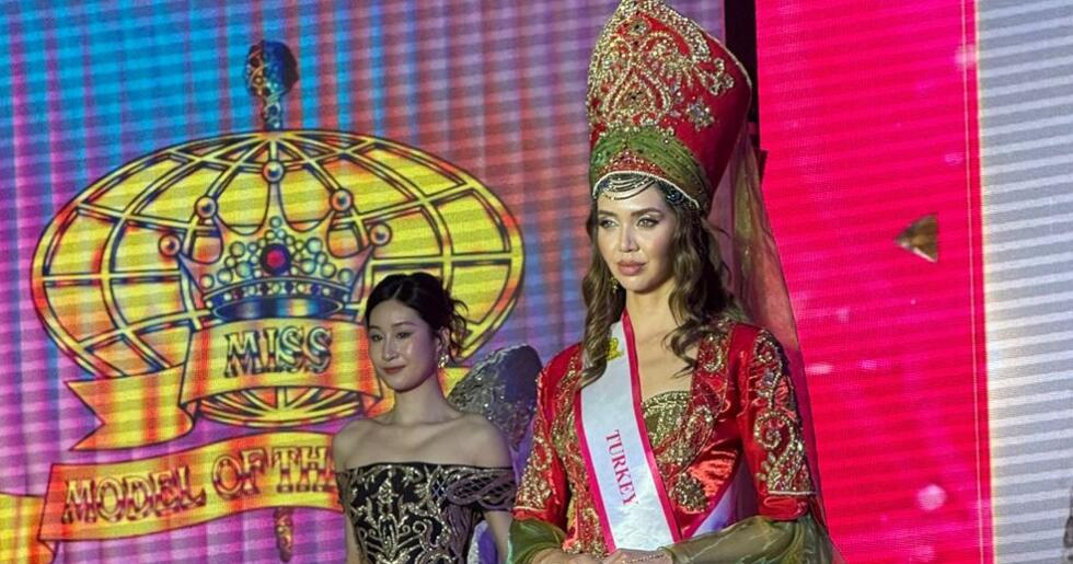 Sabiha Alakuşu’nun geleneksel Osmanlı kostümü dünya birinciliği aldı.