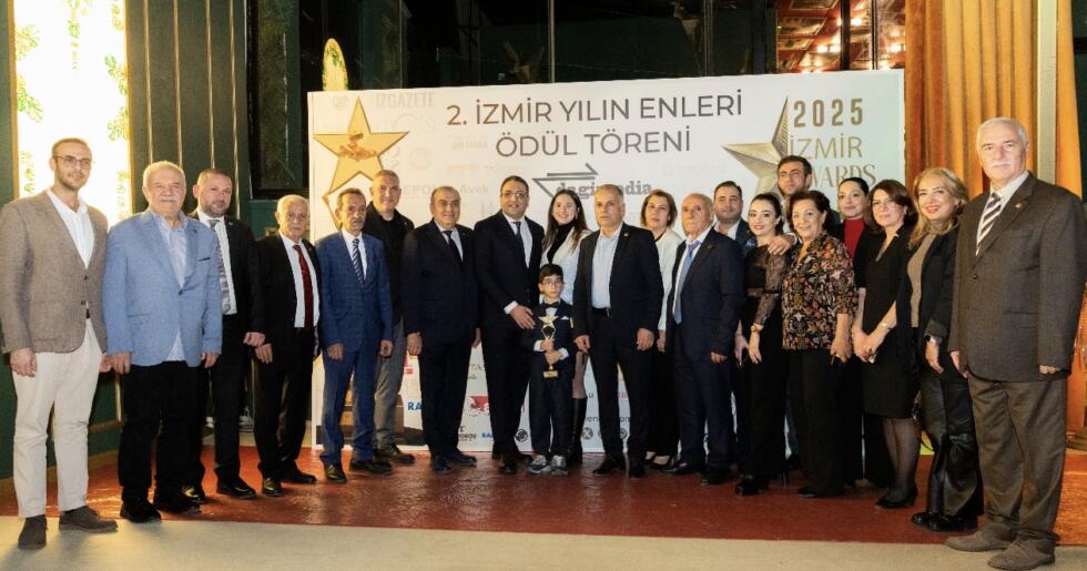 İzmir Yılın Enleri Ödülleri görkemli bir geceyle sahiplerini buldu