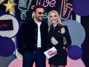 SİNAN AKÇIL’DAN ZEYNEP BOZKAYA’YA SÜRPRİZ ŞARKI!