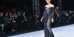 Wilma Elles: Podyumda Zarafet, Kuliste Annelik