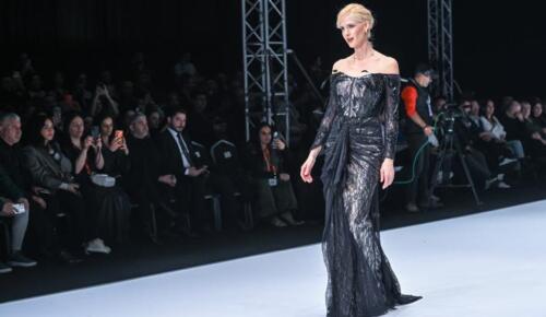 Wilma Elles: Podyumda Zarafet, Kuliste Annelik