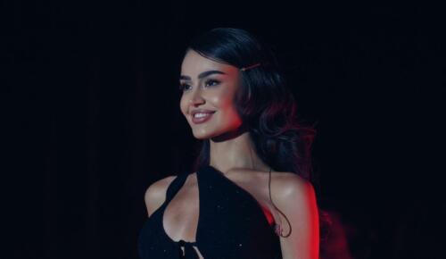 ELİF BUSE DOĞAN, DÜNYANIN EN BÜYÜK HALI FUARI KAPSAMINDA SAHNE ALDI