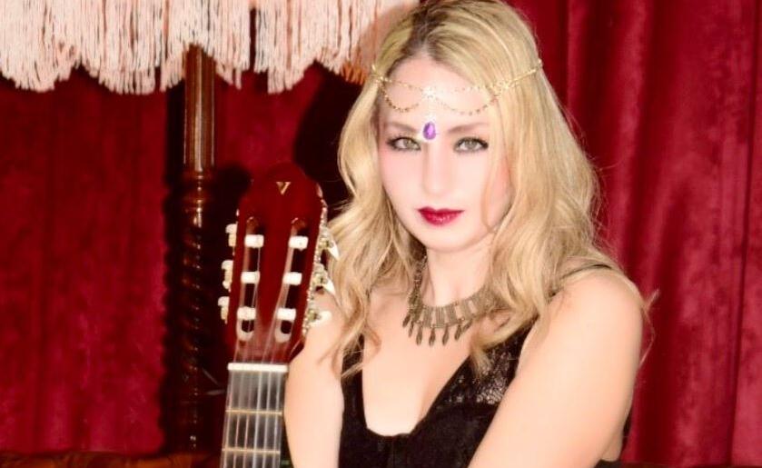 Müzik dünyasında bir ilk…  17 şarkıya tek klip….