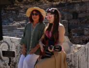 USTA OYUNCU OYA BAŞAR VE GENÇ YETENEK NAZLI YAĞCI ÖRNEK BİR BABAANNE-TORUN HİKAYESİYLE KARŞIMIZA ÇIKIYOR!