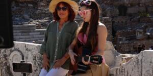 USTA OYUNCU OYA BAŞAR VE GENÇ YETENEK NAZLI YAĞCI ÖRNEK BİR BABAANNE-TORUN HİKAYESİYLE KARŞIMIZA ÇIKIYOR!